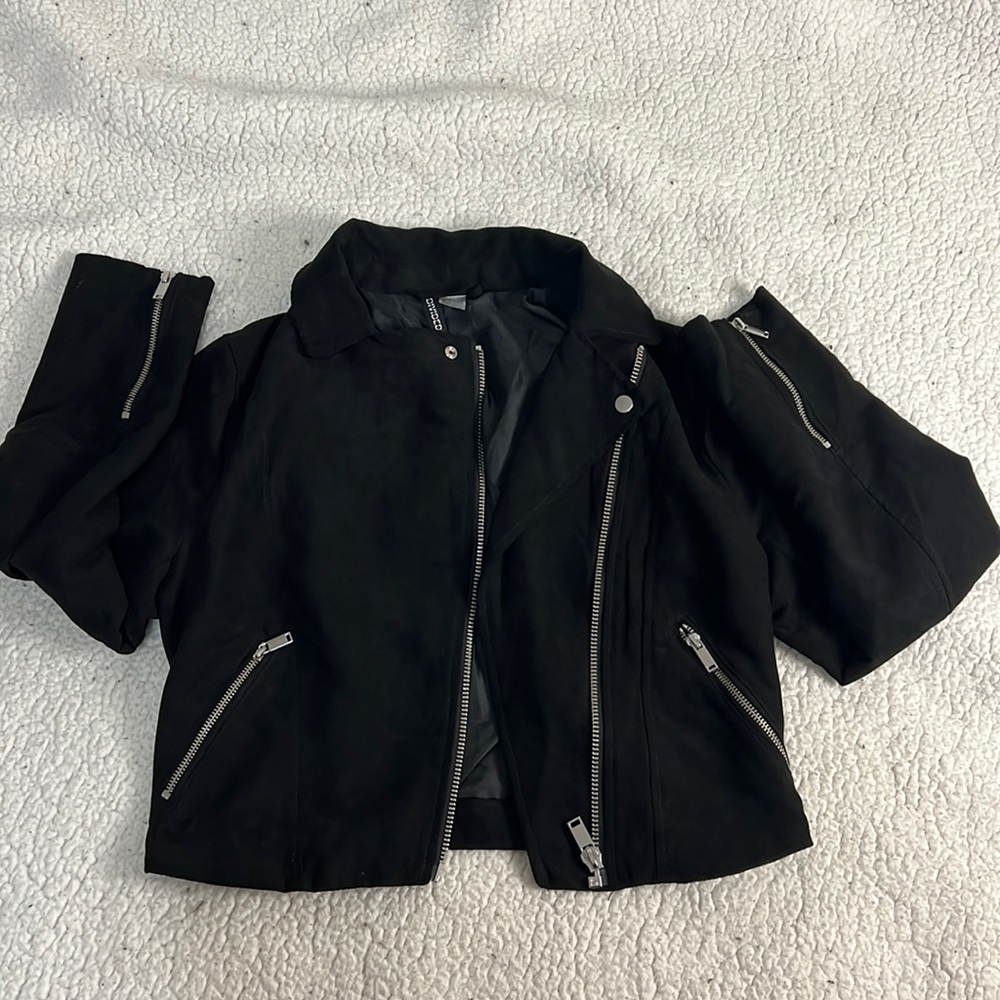 H & M black collared jacket